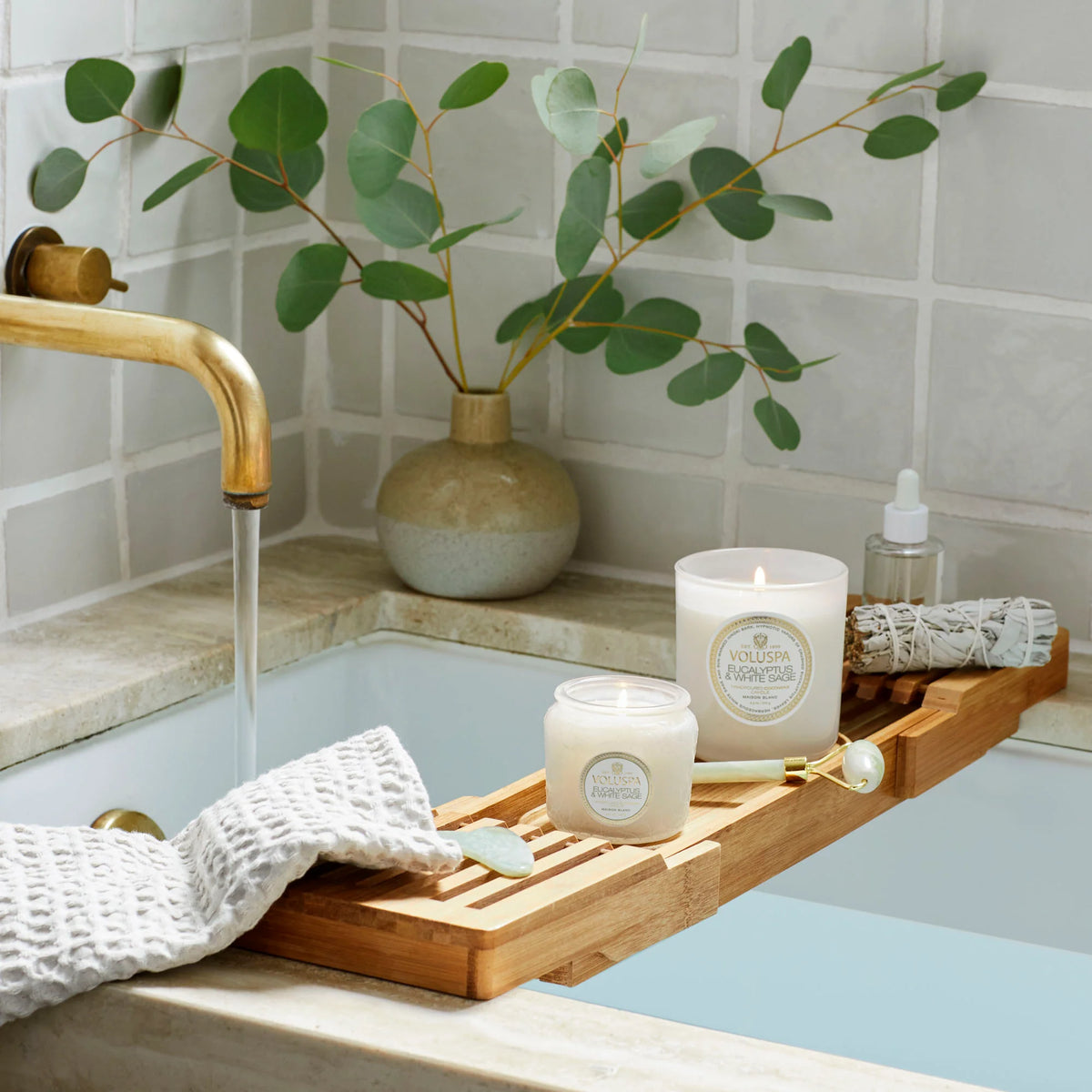 Voluspa - Classic Candle - Eucalyptus & White Sage