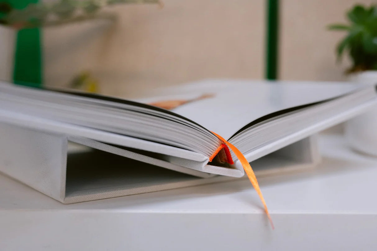 Book - The Book of Thanks - A Catalogue of Gratitudes