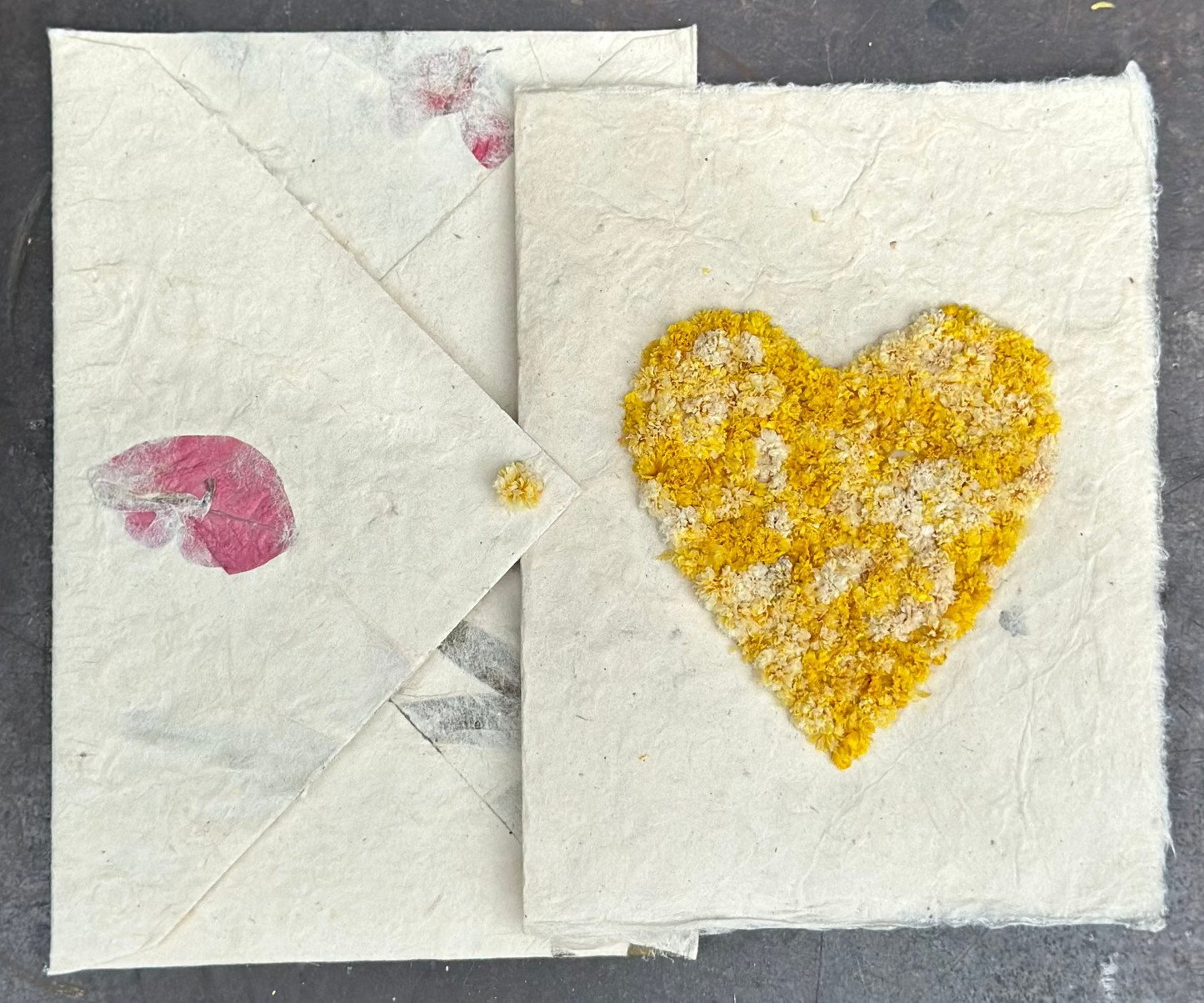 Fleur de Lune - Pressed Flower Heart Cards