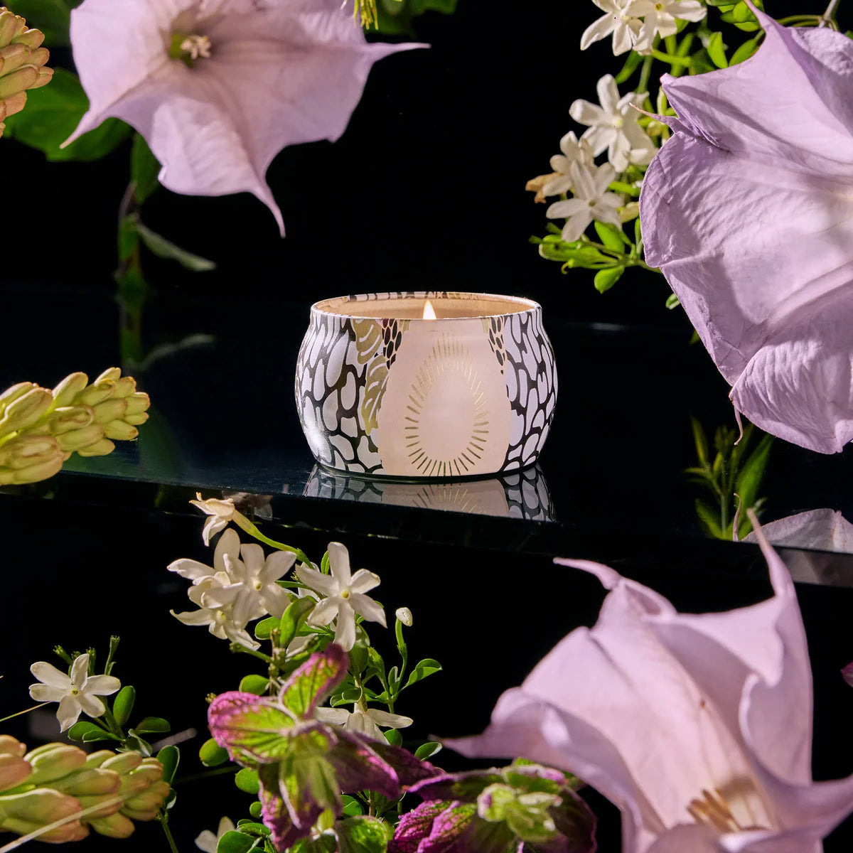 Voluspa - Mini Tin Candle - Jasmine Midnight Blooms